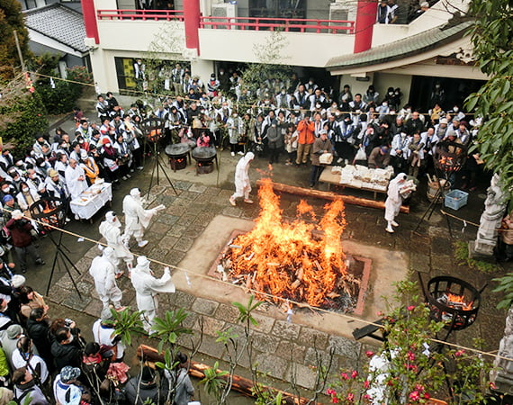 火渡り・湯立01